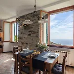 Rosso Su Portofino *