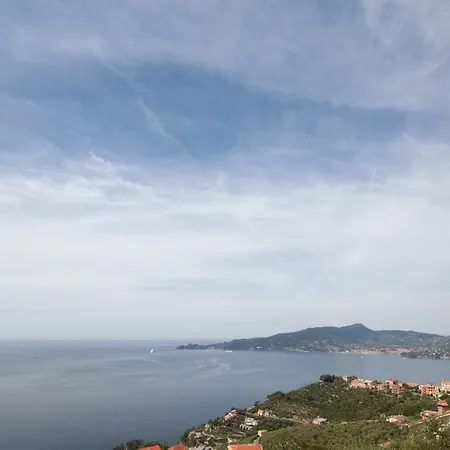 Rosso Su Portofino * Chiavari