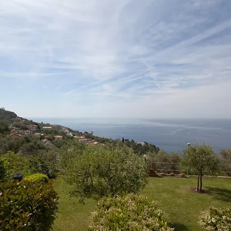 Rosso Su Portofino Chiavari